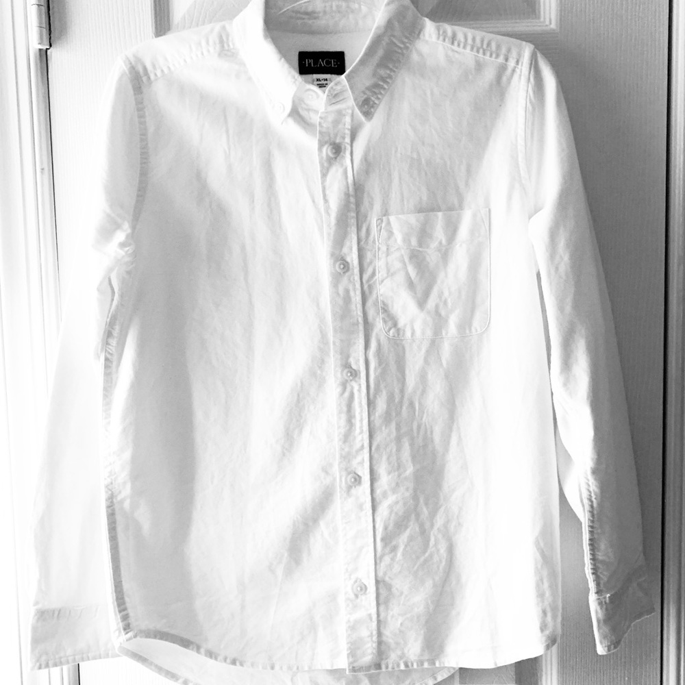 🌺 The Children’s Place Button Down Shirt